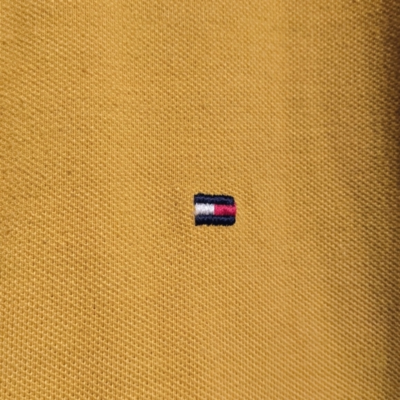 Tommy Hilfiger yellow/gold polo shirt. Contrasting collar pattern. Men's large. - Picture 3 of 9
